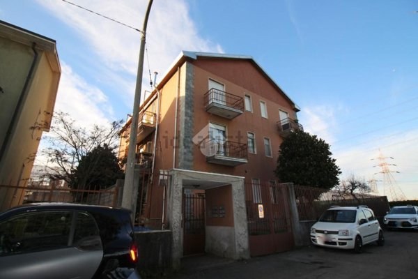 appartamento in vendita a Rho in zona Terrazzano
