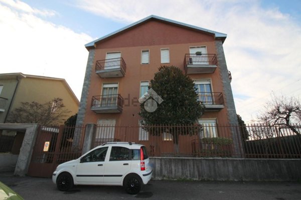 appartamento in vendita a Rho in zona Terrazzano