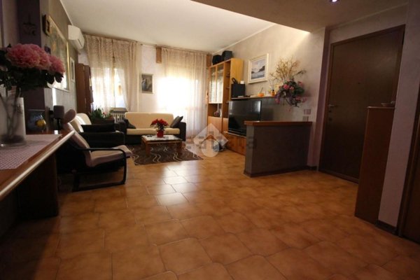 appartamento in vendita a Rho in zona Terrazzano