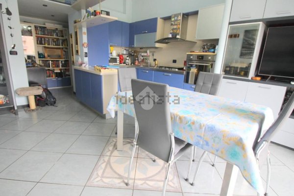 appartamento in vendita a Rho in zona Mazzo