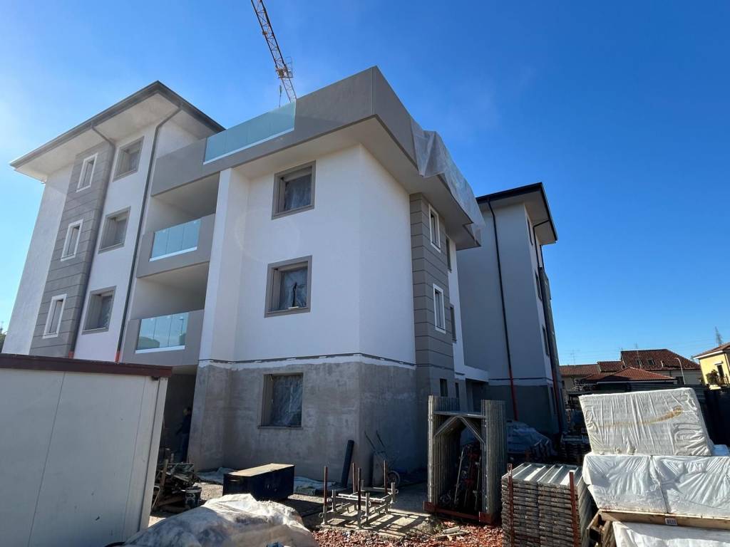 appartamento in vendita a Rho in zona Lucernate