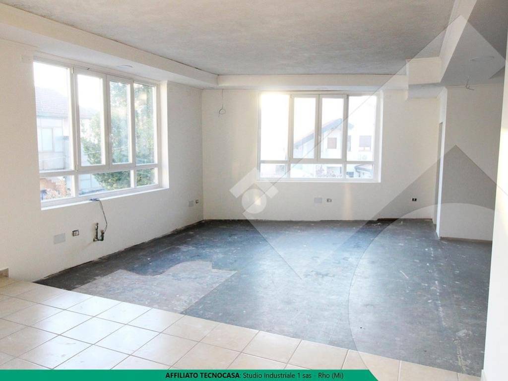locale commerciale in vendita a Rho