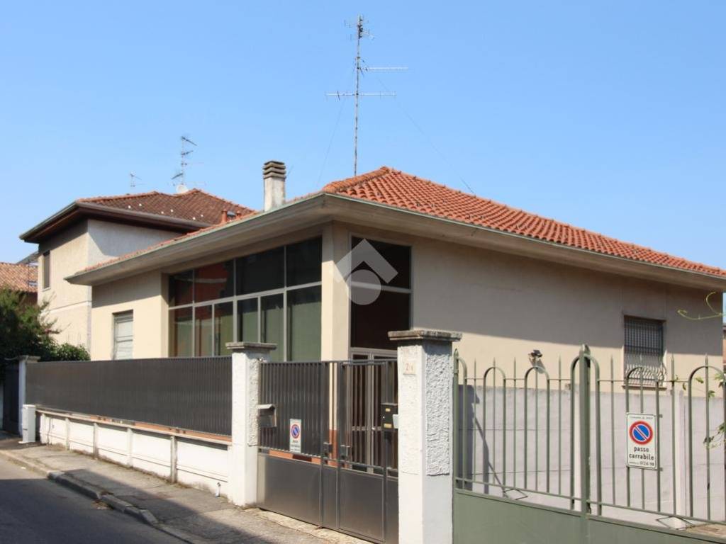 casa indipendente in vendita a Rho