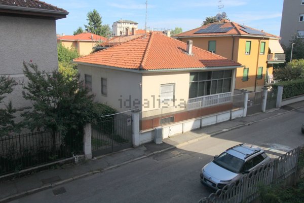 casa indipendente in vendita a Rho