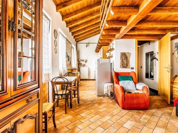 appartamento in vendita a Rho in zona Lucernate