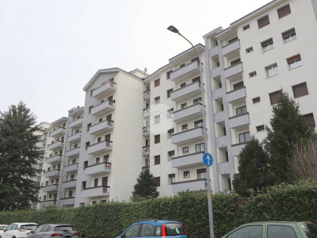 appartamento in vendita a Rho in zona Castellazzo