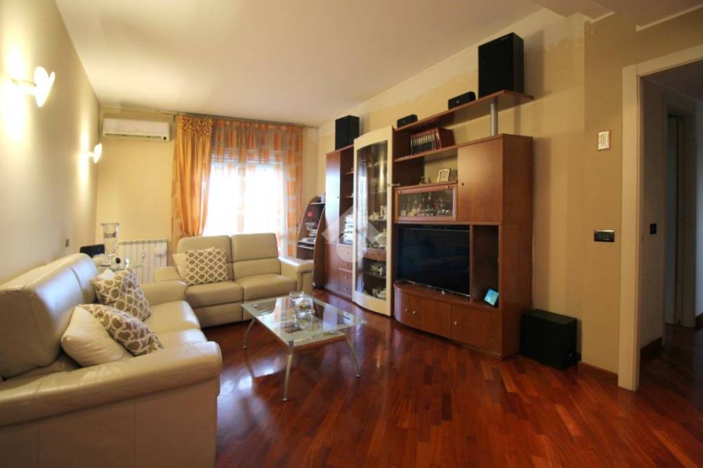 appartamento in vendita a Rho