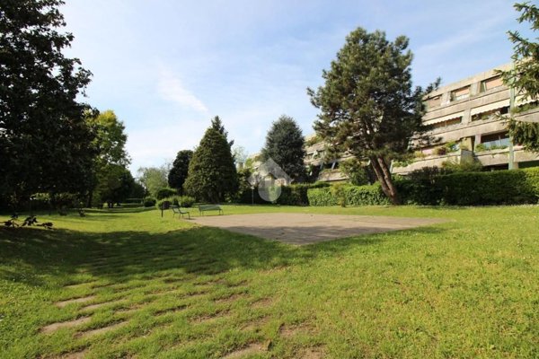 appartamento in vendita a Rho in zona Mazzo