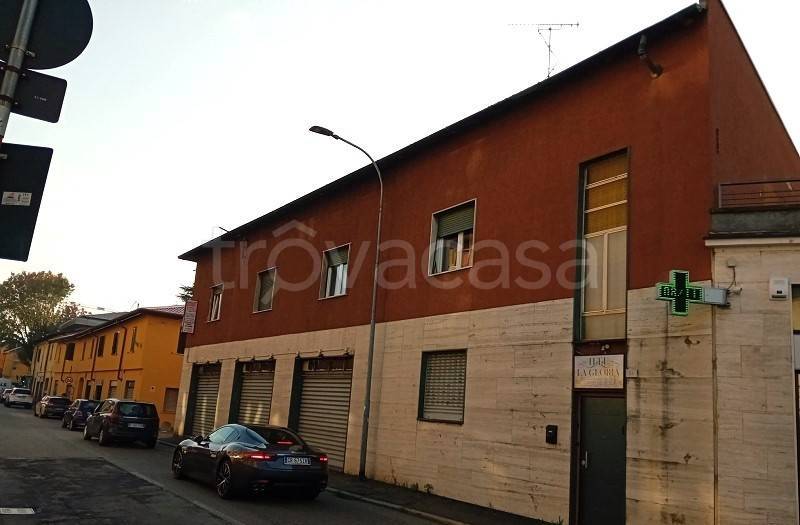 appartamento in vendita a Rho in zona Ghisolfa