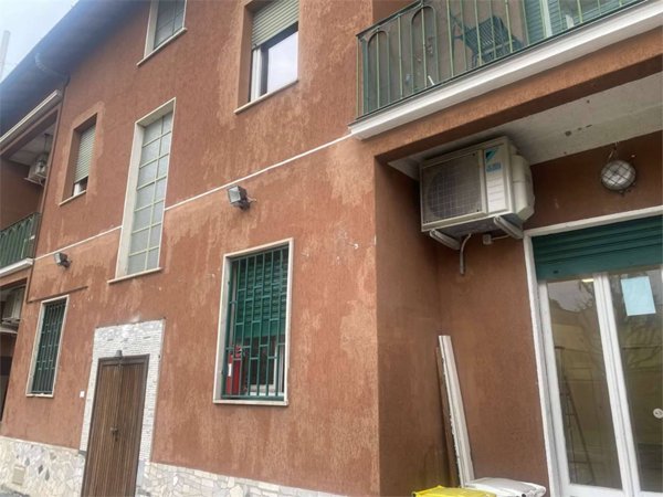 intera palazzina in vendita a Rho