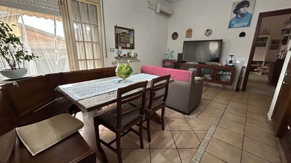 appartamento in vendita a Rho in zona Mazzo