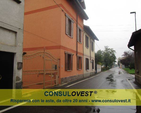 appartamento in vendita a Rho in zona Lucernate