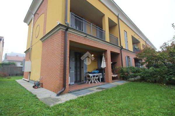 casa indipendente in vendita a Rho in zona Mazzo