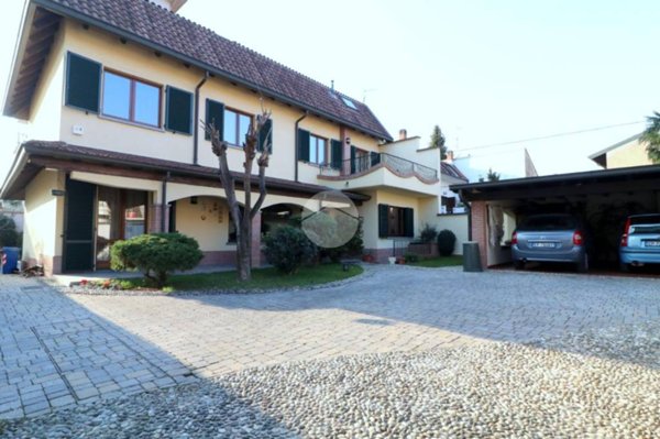 casa indipendente in vendita a Rho