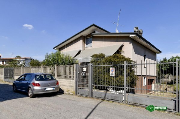 casa indipendente in vendita a Rho