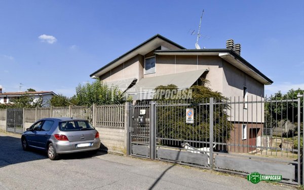 casa indipendente in vendita a Rho