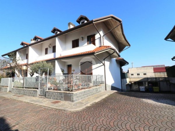 casa indipendente in vendita a Rho