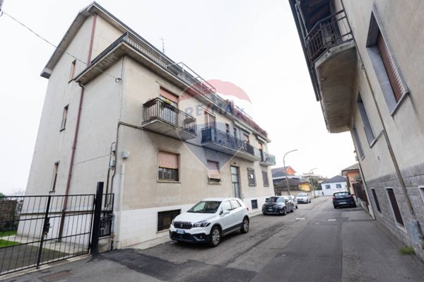 appartamento in vendita a Rho in zona Terrazzano