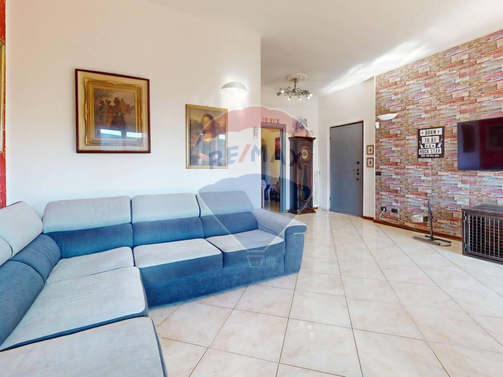 appartamento in vendita a Rho in zona Mazzo
