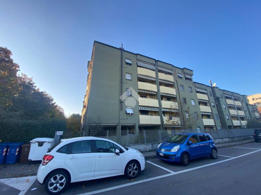 appartamento in vendita a Rho in zona Passirana