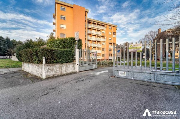 appartamento in vendita a Rho in zona Terrazzano