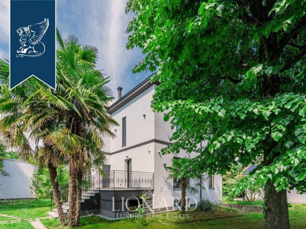 casa indipendente in vendita a Rho in zona Biringhello