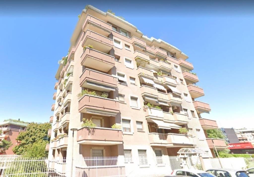appartamento in vendita a Rho in zona Mazzo