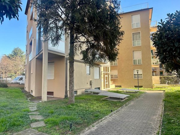 appartamento in vendita a Rho in zona Biringhello