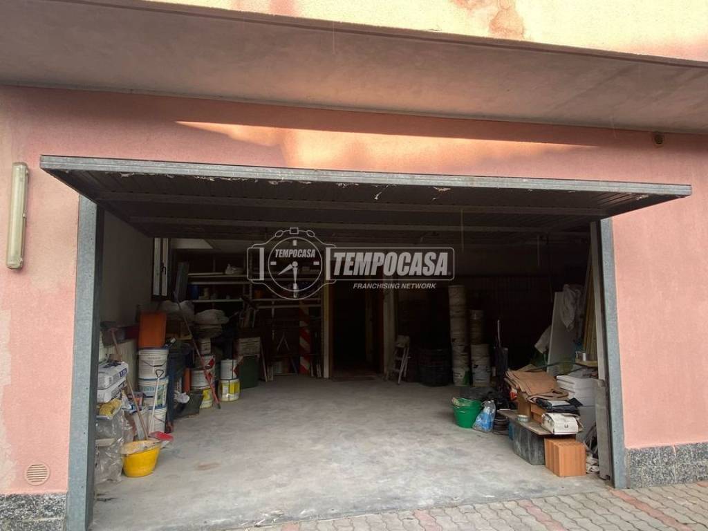 appartamento in vendita a Rho in zona Lucernate