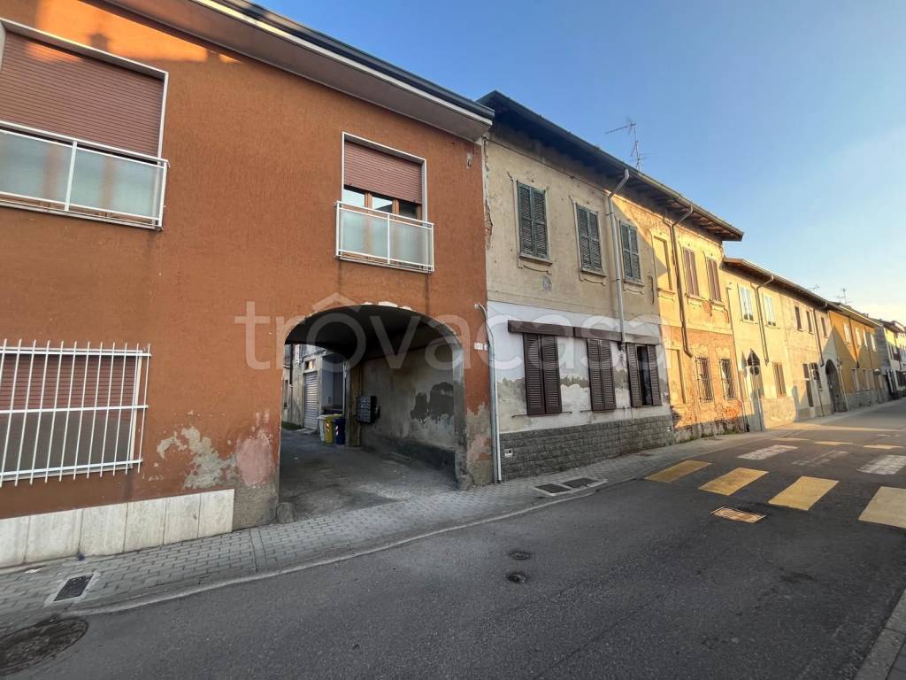 appartamento in vendita a Rho in zona Biringhello