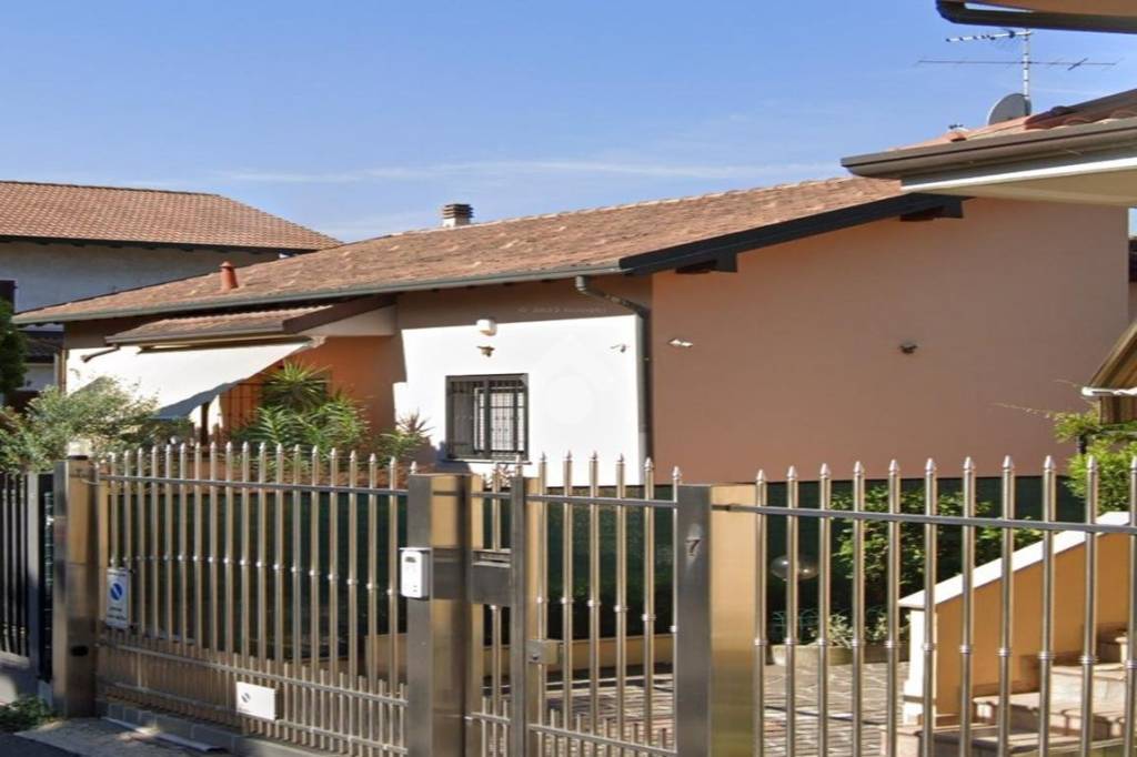 casa indipendente in vendita a Rho in zona Terrazzano