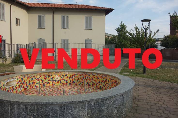 appartamento in vendita a Rho in zona Mazzo