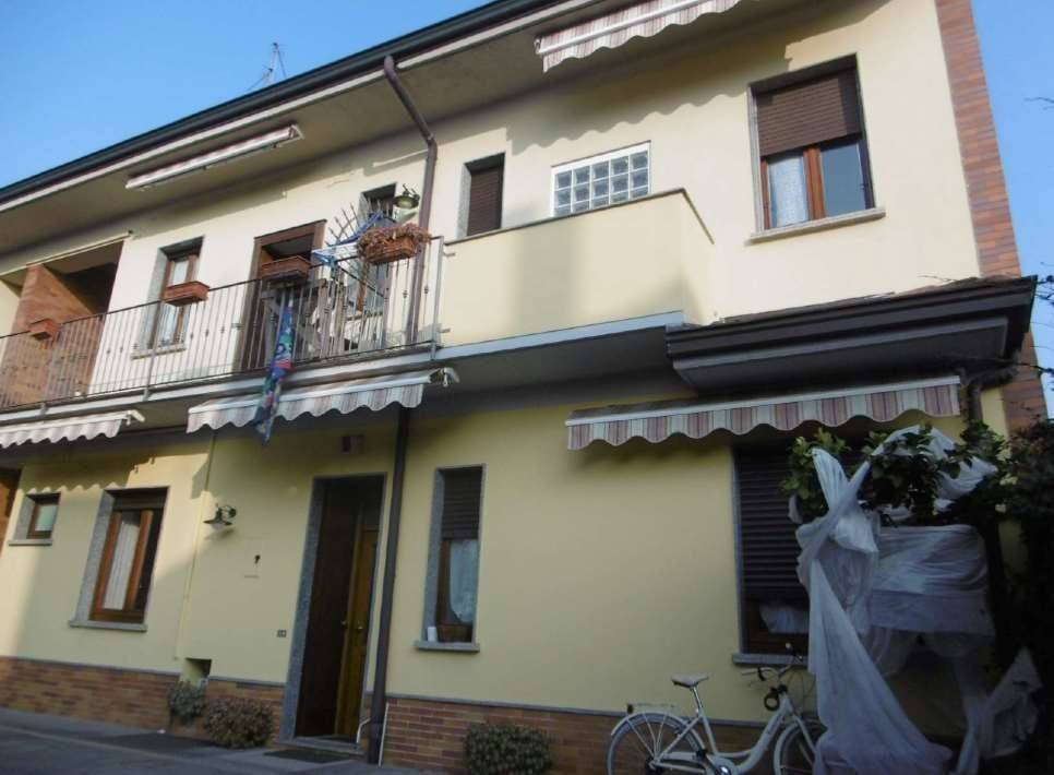 casa indipendente in vendita a Rho in zona Passirana
