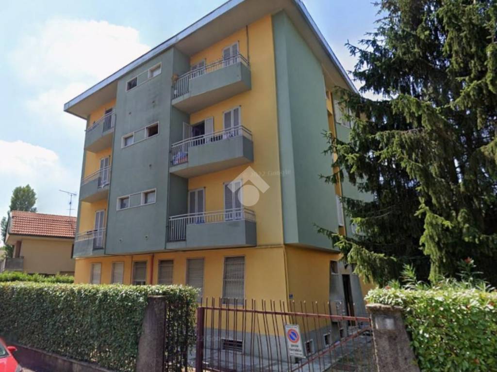 appartamento in vendita a Rho in zona Mazzo