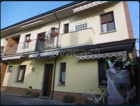 casa indipendente in vendita a Rho in zona Passirana