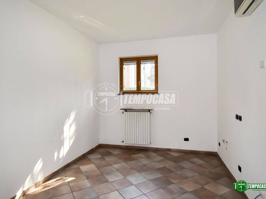 appartamento in vendita a Rho in zona Mazzo