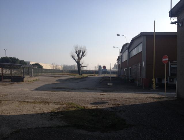 capannone in vendita a Rho