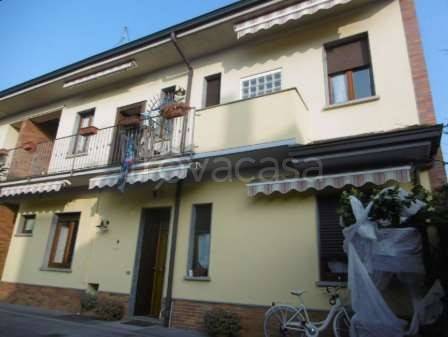 casa indipendente in vendita a Rho in zona Passirana