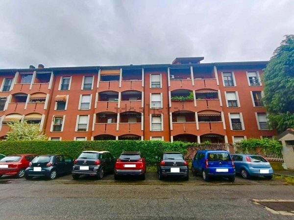 appartamento in vendita a Rho in zona Mazzo