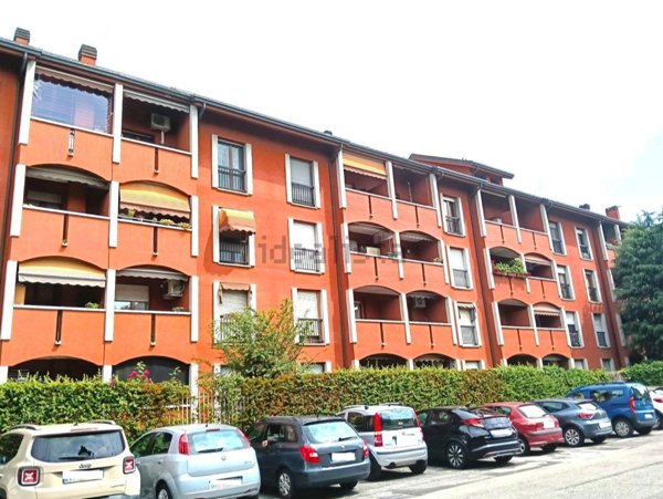 appartamento in vendita a Rho in zona Mazzo
