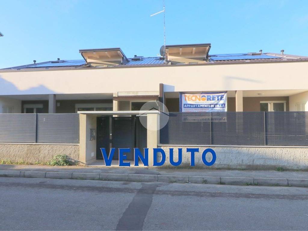 casa indipendente in vendita a Rho