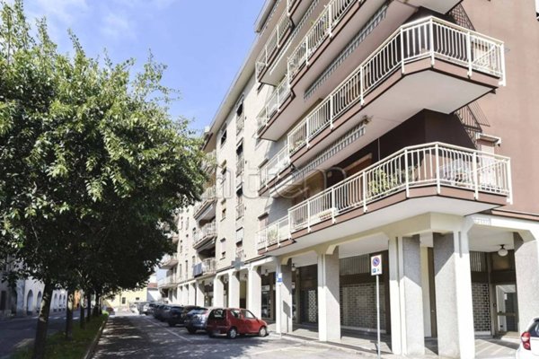 appartamento in vendita a Rho in zona Passirana