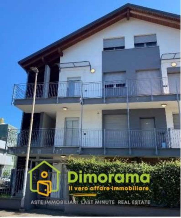 appartamento in vendita a Rho in zona Mazzo