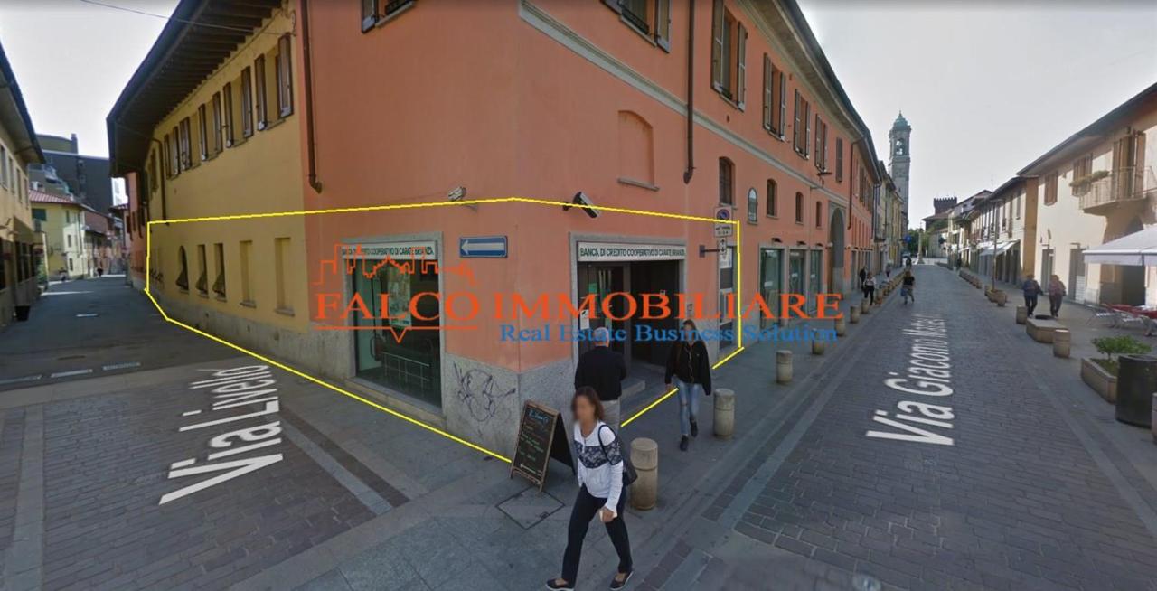 locale commerciale in vendita a Rho