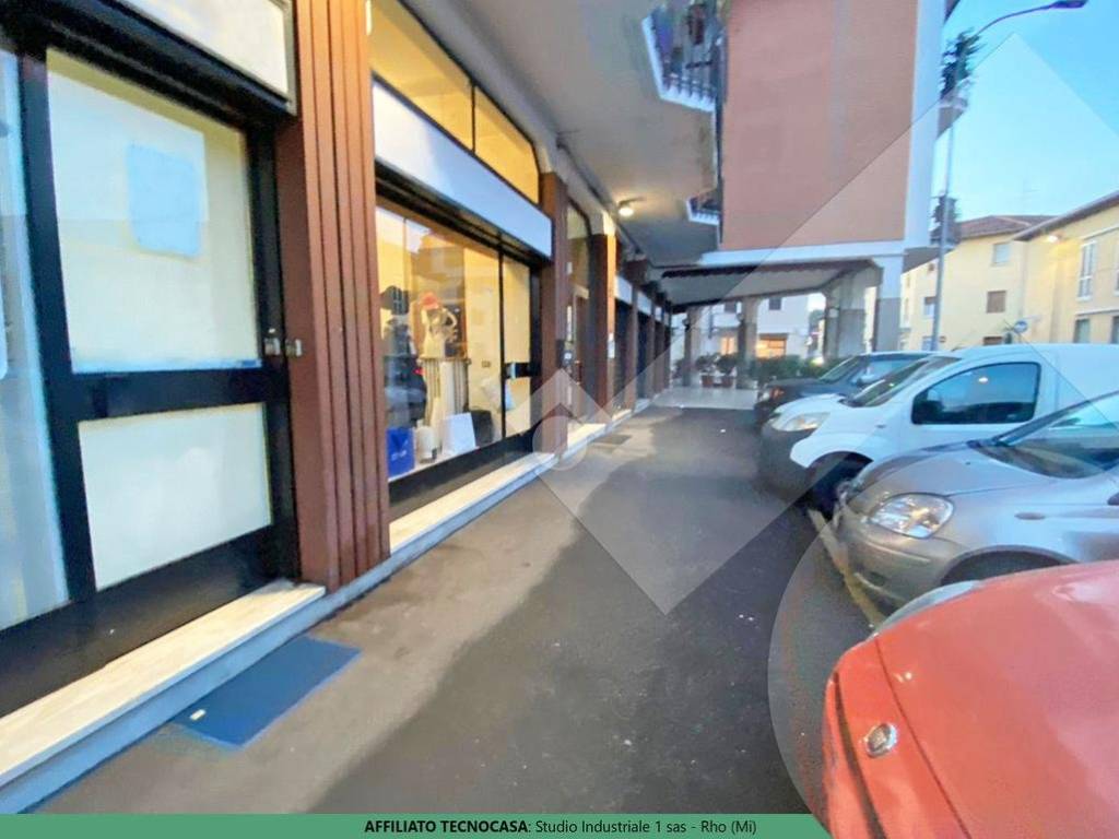 negozio in vendita a Rho