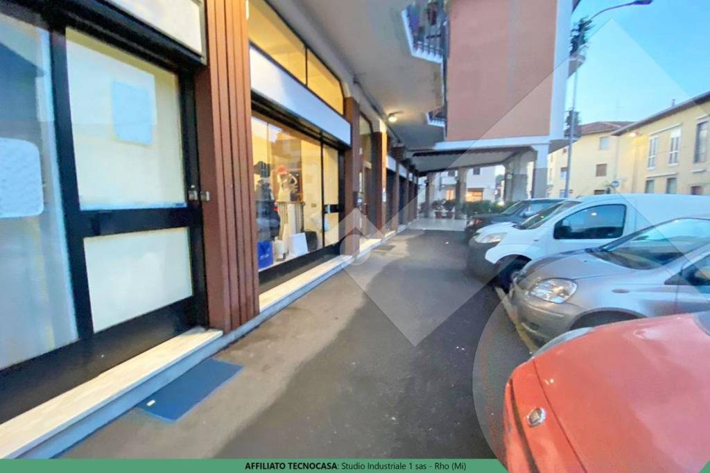 negozio in vendita a Rho