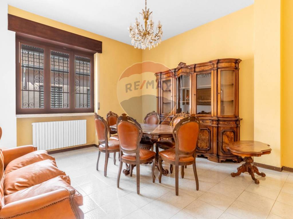 appartamento in vendita a Rho in zona Ghisolfa