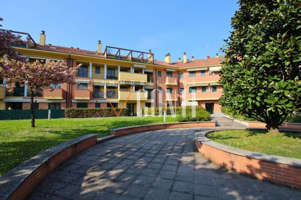 appartamento in vendita a Rho in zona Ghisolfa
