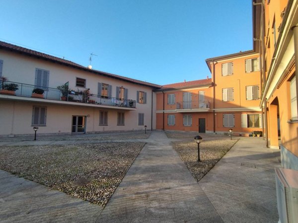 appartamento in vendita a Rho in zona Mazzo