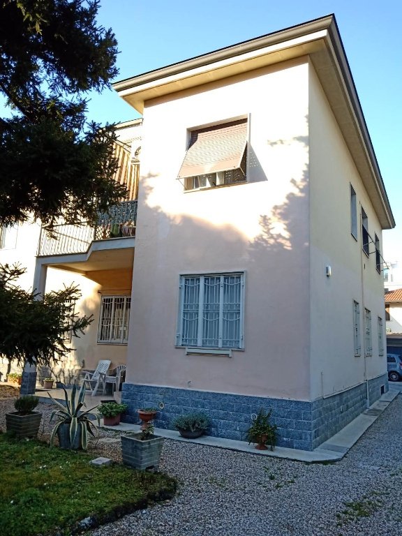 appartamento in vendita a Rho in zona Terrazzano